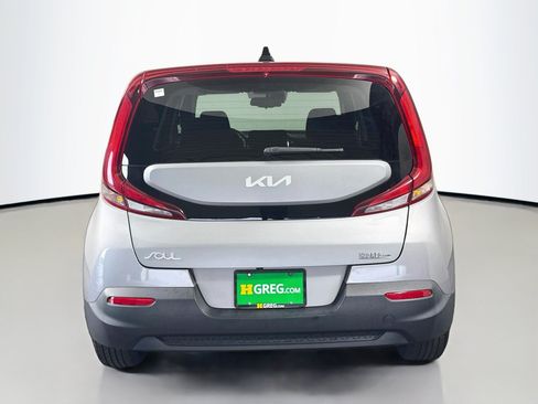 Used 2022 Kia Soul S FWD image 8