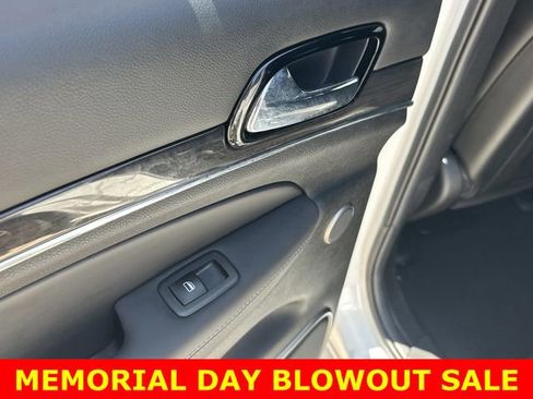 Used 2020 Jeep Grand Cherokee Overland AWD/4WD image 16