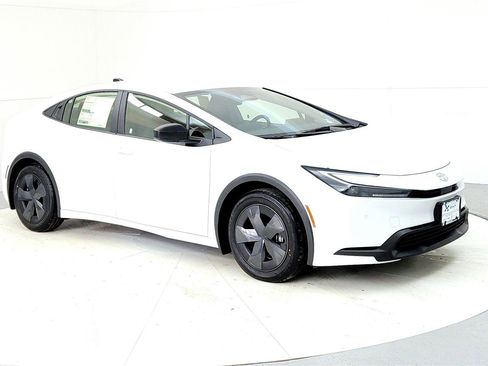 New 2026 Toyota Prius LE image 7