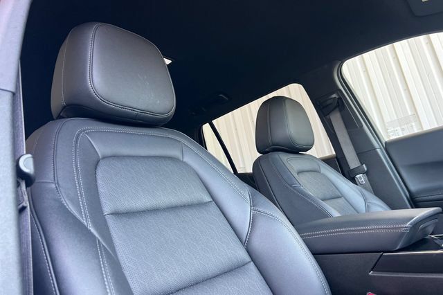 Used 2025 Chevrolet Equinox LT w/ Convenience Package II FWD image 20