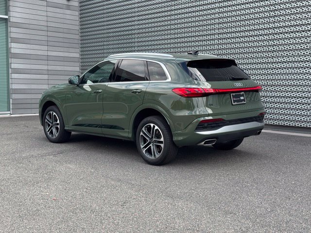 Certified 2025 Audi Q5 Premium w/ Convenience Package AWD/4WD image 3