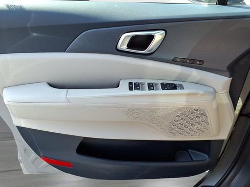 New 2026 Kia Carnival EX FWD image 13