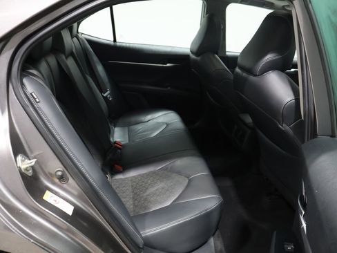 Used 2019 Toyota Camry XSE image 21