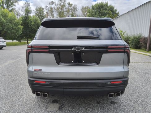 Used 2024 Chevrolet Traverse LS FWD image 6