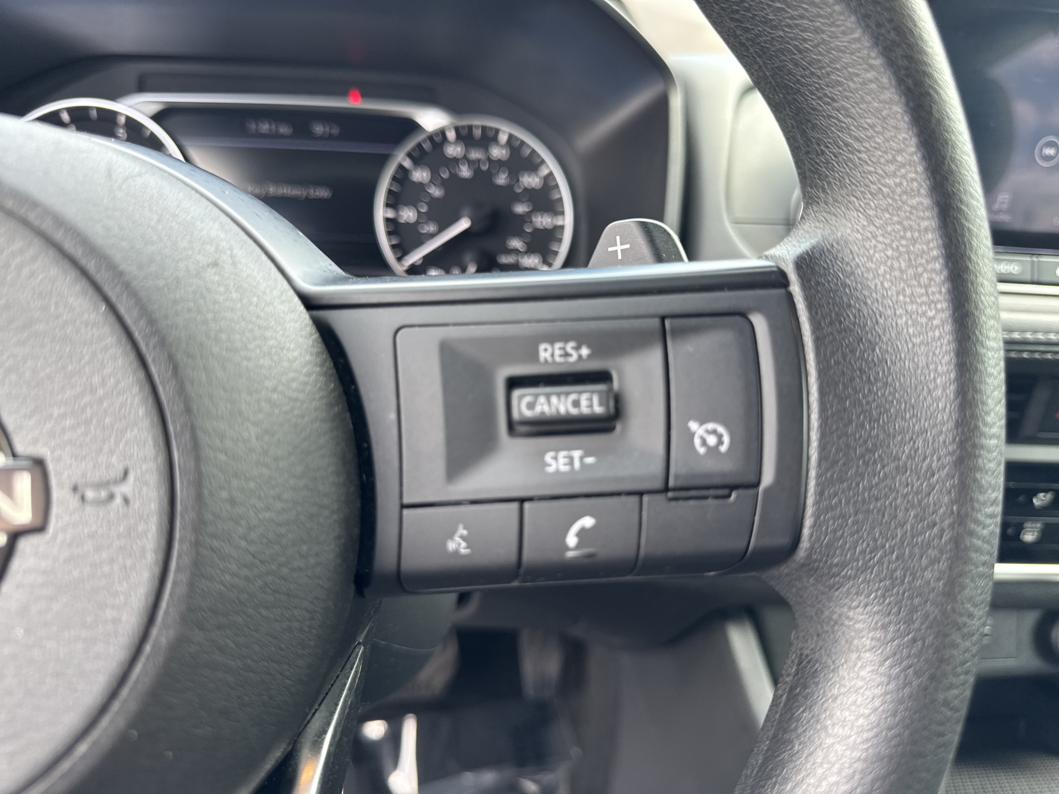 Used 2023 Nissan Rogue S AWD/4WD image 20