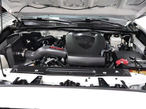 Used 2019 Toyota Tacoma TRD Off-Road AWD/4WD image 69