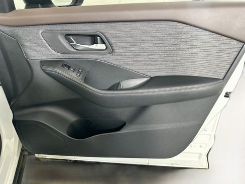 Used 2023 Nissan Rogue SV FWD image 31