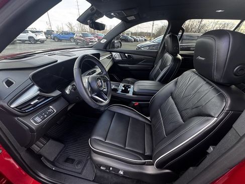 Used 2025 Buick Enclave Avenir w/ Super Cruise Package image 6