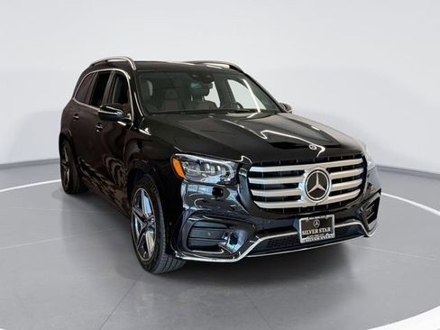 Used 2024 Mercedes-Benz GLS 450 4MATIC image 3