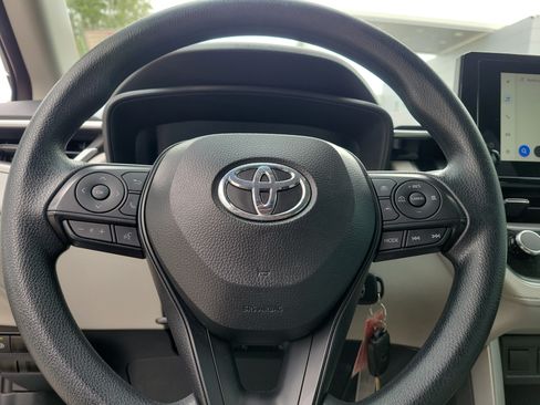 Used 2024 Toyota Corolla Cross L FWD image 23