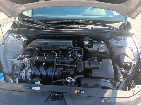 Used 2023 Hyundai Elantra Limited w/ Preferred Accessory Package FWD image 27