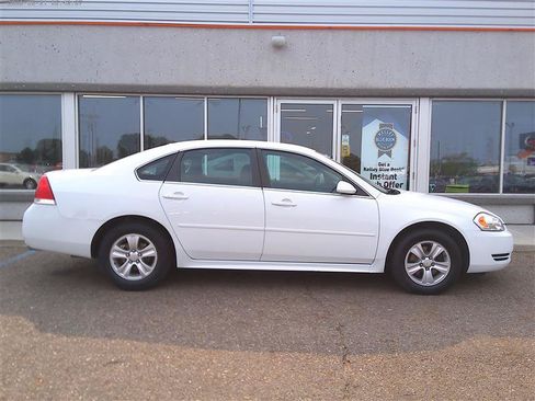 Used 2012 Chevrolet Impala LS FWD image 4