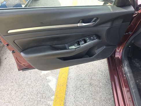 Used 2023 Nissan Altima 2.5 SV image 14