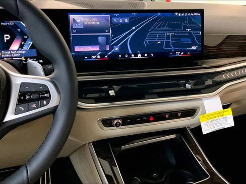 New 2026 BMW X5 xDrive50e image 6