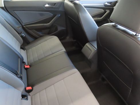 New 2026 Volkswagen Jetta SE FWD image 25