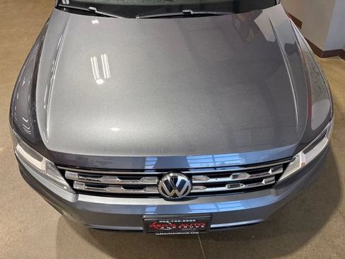 Used 2021 Volkswagen Tiguan SEL AWD/4WD image 64
