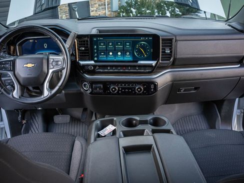 Used 2024 Chevrolet Silverado 2500 LT image 31