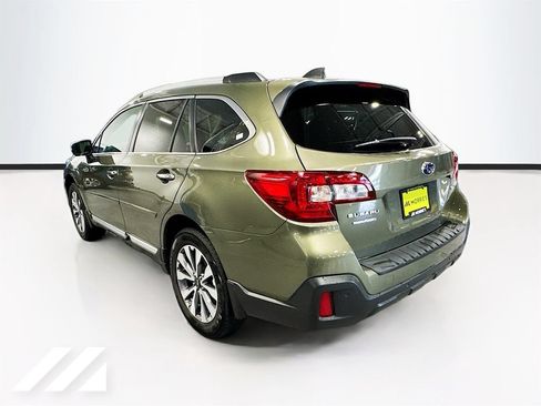 Used 2018 Subaru Outback 2.5i Touring AWD/4WD image 7