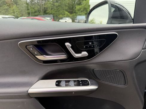 Certified 2025 Mercedes-Benz GLC 300 4MATIC image 6