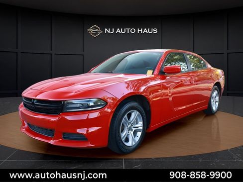 Used 2022 Dodge Charger SXT RWD image 3