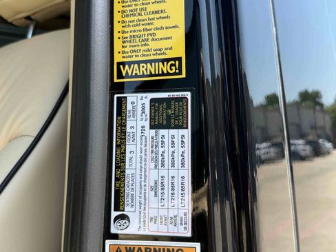 Used 2017 Mercedes-Benz Sprinter 3500 image 59