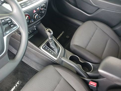 Used 2022 Hyundai Accent SEL FWD image 11