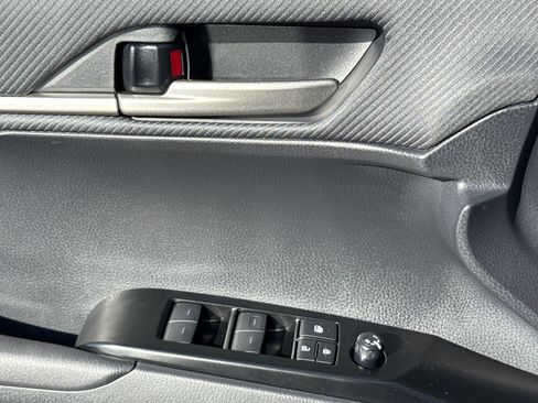 New 2026 Toyota Camry Hybrid FWD image 23