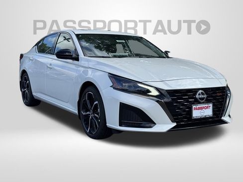 New 2025 Nissan Altima 2.5 SR w/ SR Premium Package image 3