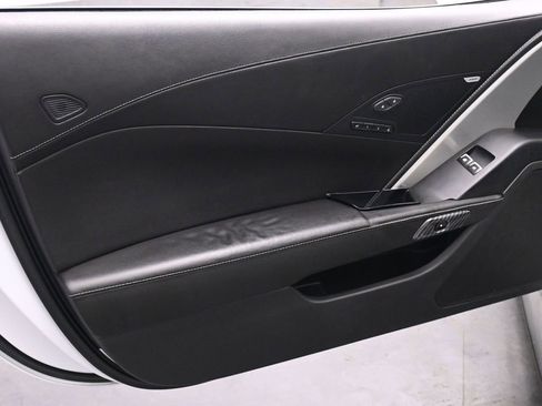 Used 2016 Chevrolet Corvette Z06 w/ 2LZ Preferred Equipment Group RWD image 13