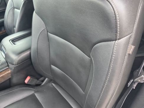 Used 2018 Chevrolet Suburban LT AWD/4WD image 19