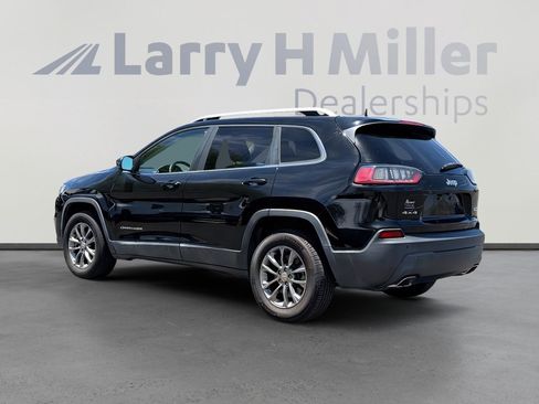 Used 2019 Jeep Cherokee Latitude Plus AWD/4WD image 3