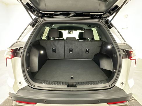 New 2026 Chevrolet Equinox LT w/ Midnight Edition AWD/4WD image 30