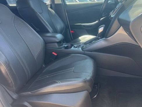 Used 2014 Ford Focus Titanium FWD image 30