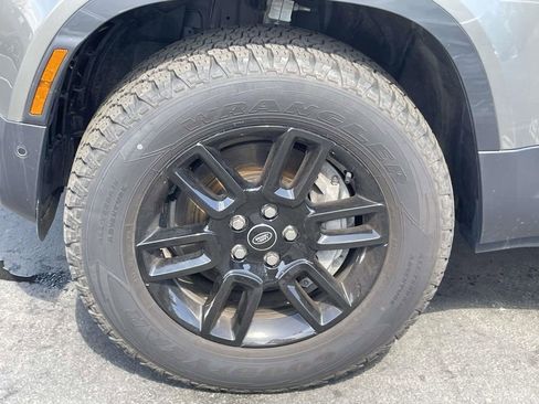 Used 2025 Land Rover Defender 110 S AWD/4WD image 10