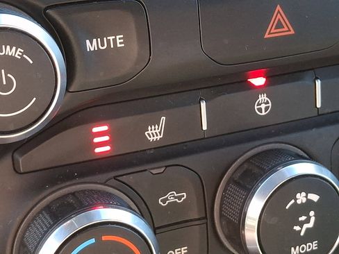 Certified 2019 RAM 1500 Big Horn image 24