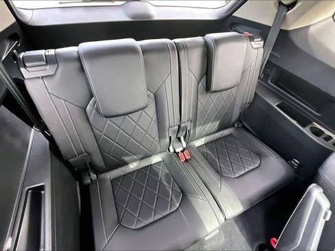 Used 2024 Volkswagen Atlas SEL Premium R-Line image 26