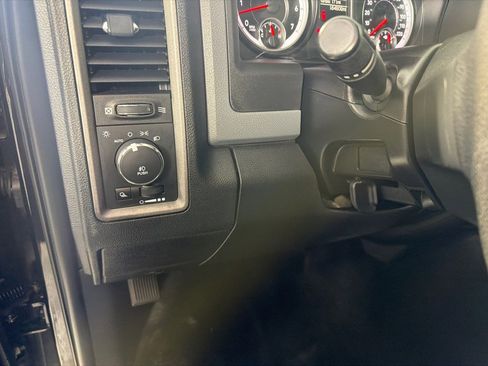 Used 2014 RAM 1500 Express w/ Black Ram 1500 Express Group AWD/4WD image 14