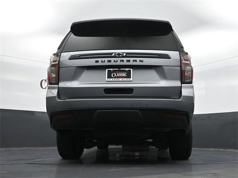 Used 2023 Chevrolet Suburban Z71 w/ Luxury Package image 31
