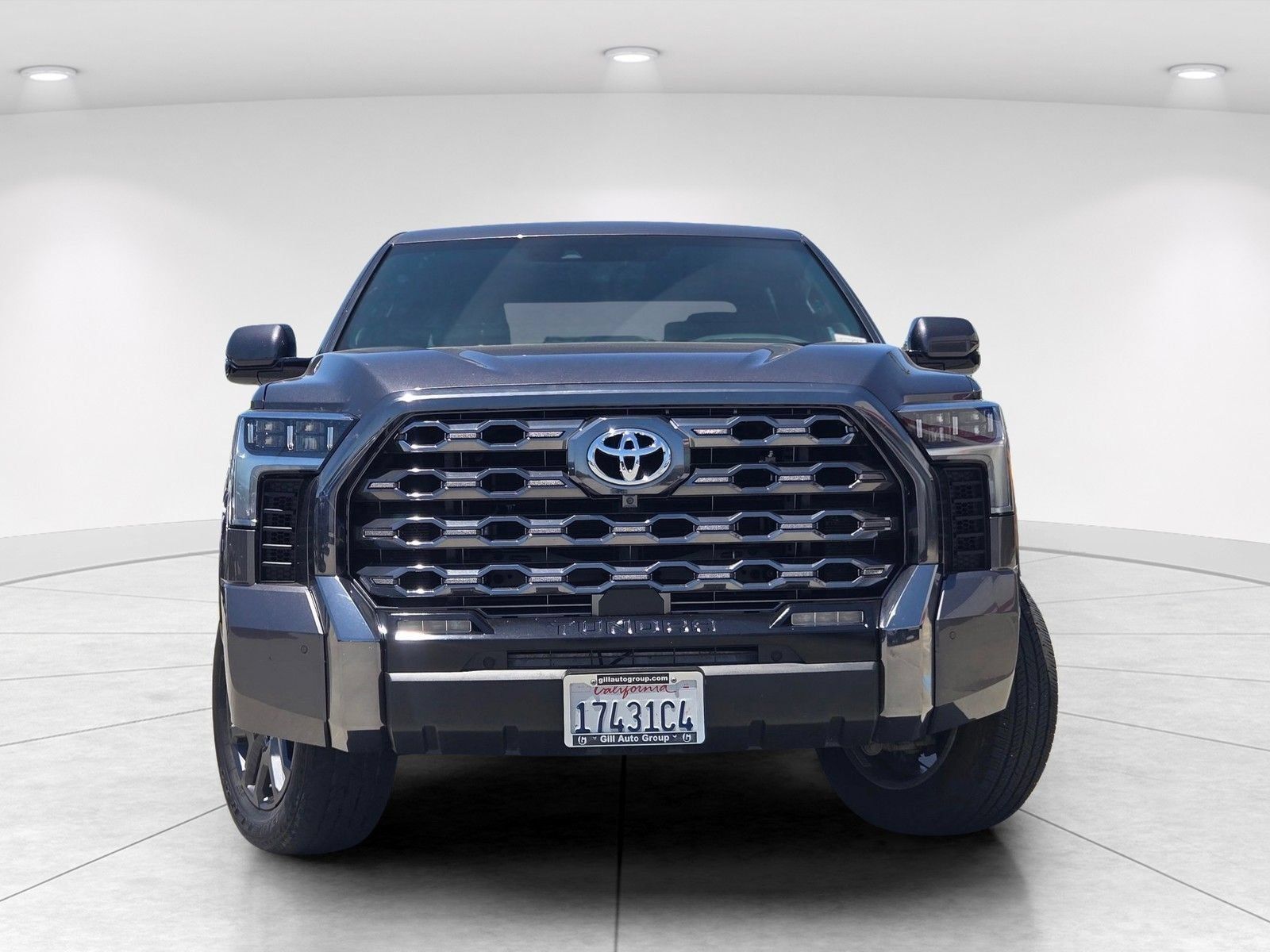 Used 2024 Toyota Tundra Platinum AWD/4WD image 2