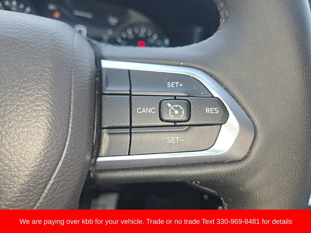 Used 2025 Jeep Compass Latitude w/ Sun & Sound Group AWD/4WD image 17