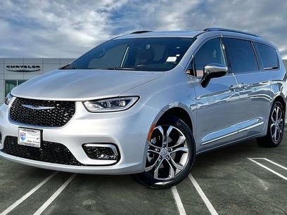New 2026 Chrysler Pacifica Pinnacle