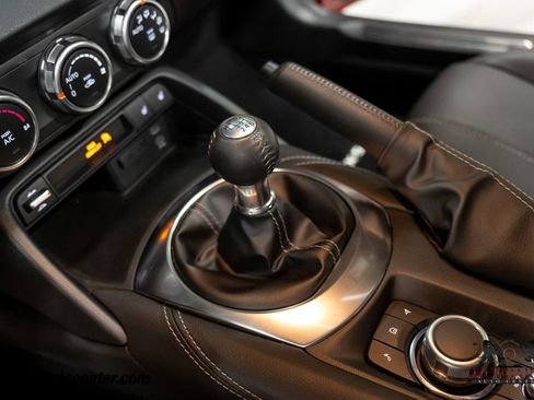 Used 2024 MAZDA MX-5 Miata RF Grand Touring image 27