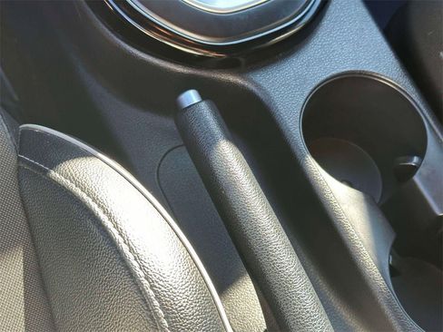 Used 2022 Kia Forte GT-Line image 31