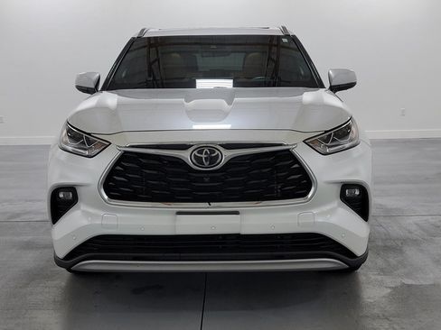 Used 2022 Toyota Highlander Platinum AWD/4WD image 3