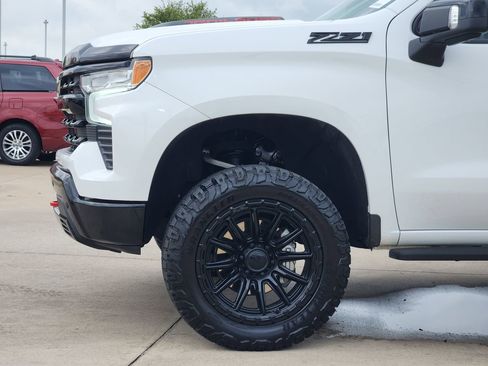 Used 2024 Chevrolet Silverado 1500 LT Trail Boss w/ Convenience Package II image 8