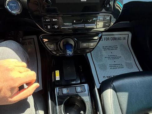 Used 2019 Toyota Prius XLE image 21