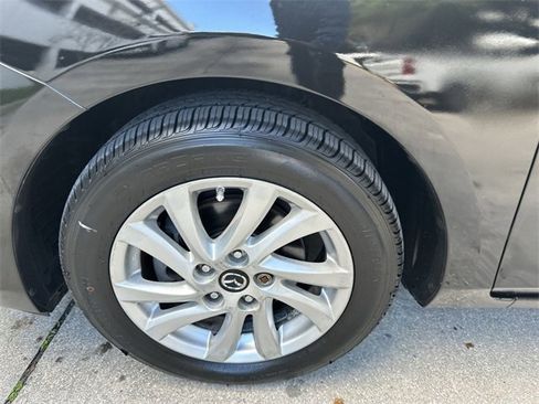 Used 2013 MAZDA MAZDA3 i Touring image 19