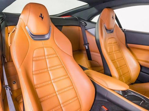 Used 2020 Ferrari Portofino image 41