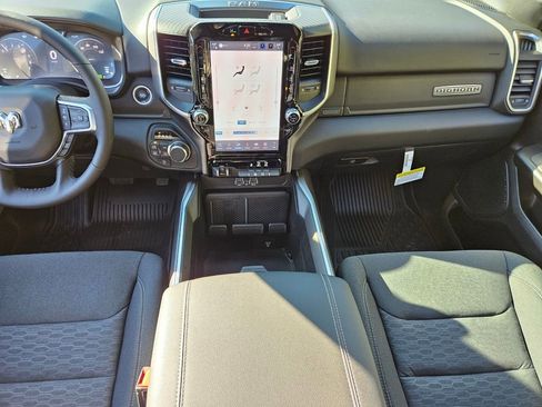 New 2026 RAM 1500 Big Horn AWD/4WD image 8