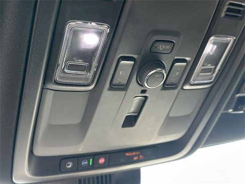 Used 2025 GMC Yukon XL Denali image 41